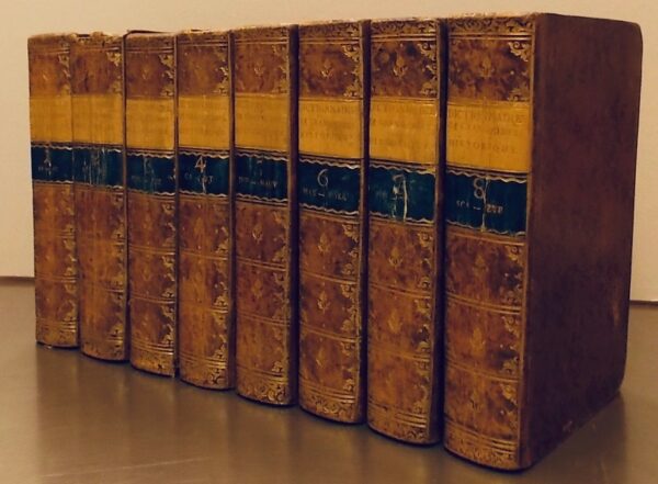 *** Nouveau dictionnaire historique, ou histoire abrégée de tous les hommes qui se sont fait un nom par des Talens, des Vertus, des Forfaits, des Erreurs, etc. depuis le commencement du monde jusqu'à nos jours. [...] Caen, G. le Roy, 1786. – Image 4