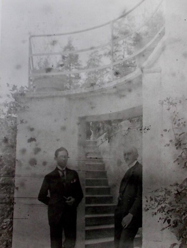 SPECHTENHAUSER (Klaus) & RUEGG (Arthur) Maison Blanche. Charles-Edouard Jeanneret Le Corbusier. Histoire et restauration de la villa Jeanneret-Perret 1912-2005. Basel - Boston - Berlin, Bitkhäuser, 2007. – Image 2
