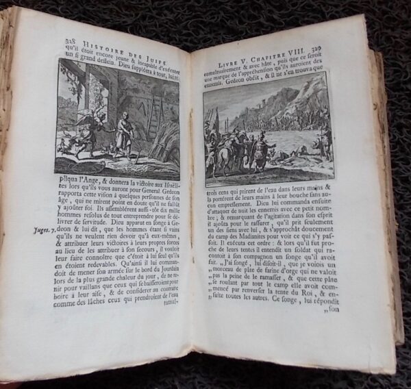 FLAVIUS JOSEPH Histoire des Juifs, écrite par Flavius Joseph, sous le titre de Antiquitez Judaïques, traduite [...] par Monsieur Arnauld D'Andilly (3 volumes). Suivi de: Histoire de la guerre des Juifs contre les romains... (2 volumes). Bruxelles, chez Jean Leonard Fils, 1738. – Image 5
