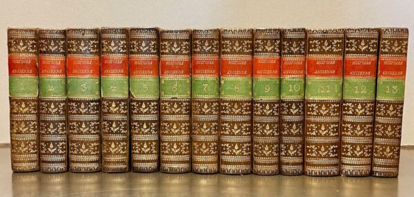 ROLLIN (Charles) Histoire ancienne des Egyptiens, des Carthaginois, des Assyriens, des Babyloniens, des Mèdes et des Perses, des Macédoniens, des Grecs. Paris, Chez les Frères Estienne, 1777.