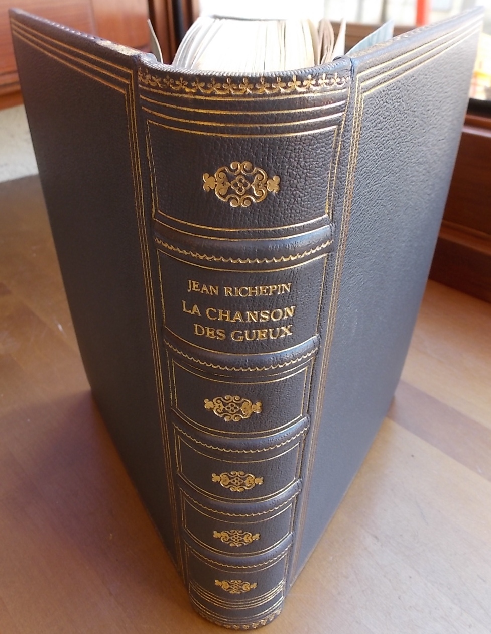 RICHEPIN (Jean) La chanson des gueux. Paris, Editions de La Belle Etoile, 1933. – Image 2