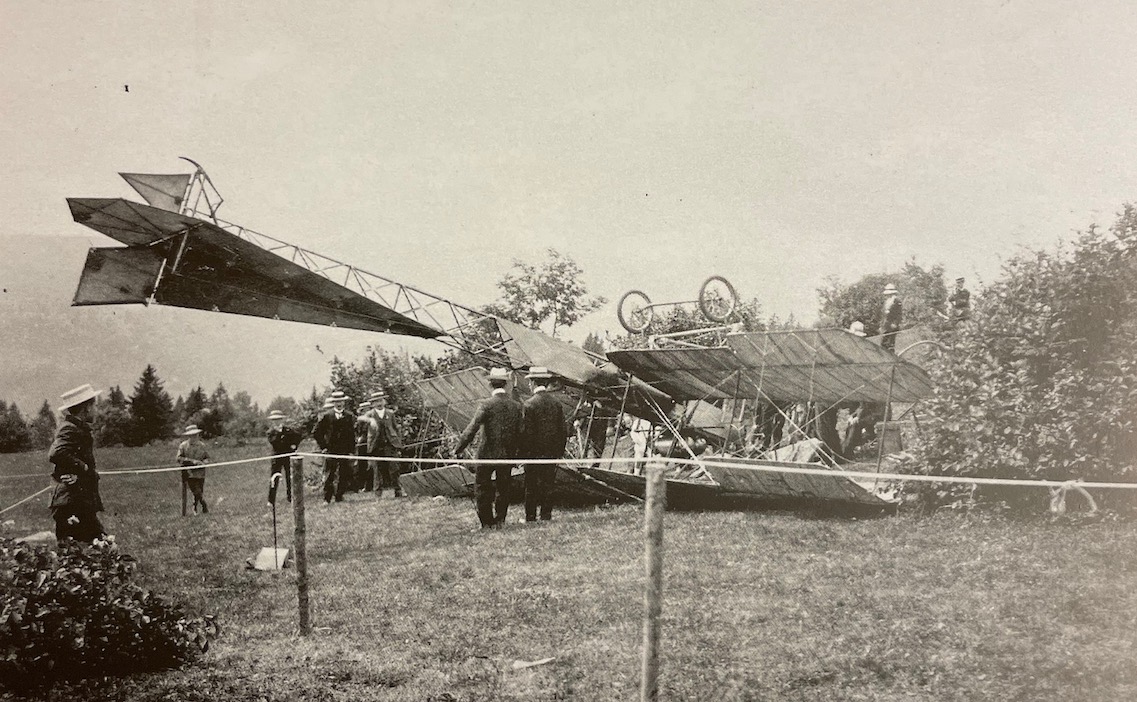 COLLECTIF Henri Cobioni, pionnier de l'aviation (1882-1912). Moutier, Editions du Musée du Tour Automatique et d'Histoire, 2012. – Image 4