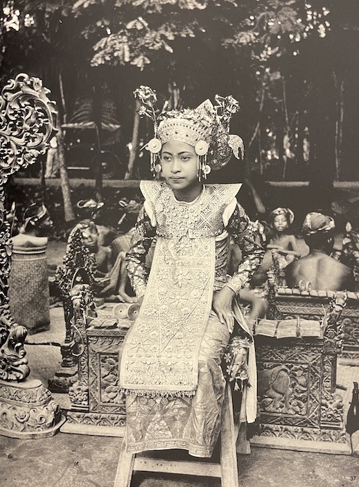 HOPPENOT (Hélène & Henri) Extrême-Orient. Neuchâtel, Ides et Calendes (coll. Ides Photographiques), 1951. – Image 4