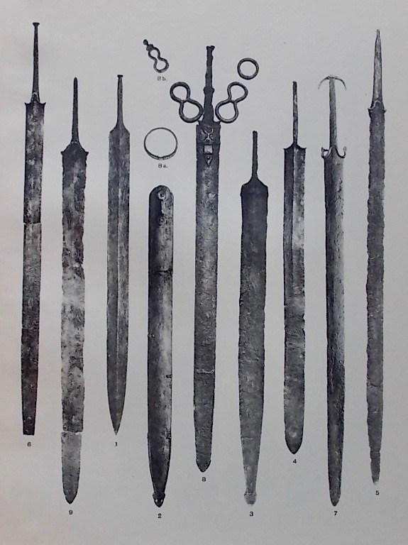 VOUGA (Paul) La Tène. Monographie de la station publiée au nom de la commission des Fouilles de La Tène. Leipzig, Karl W. Hiersemann, 1923. – Image 4