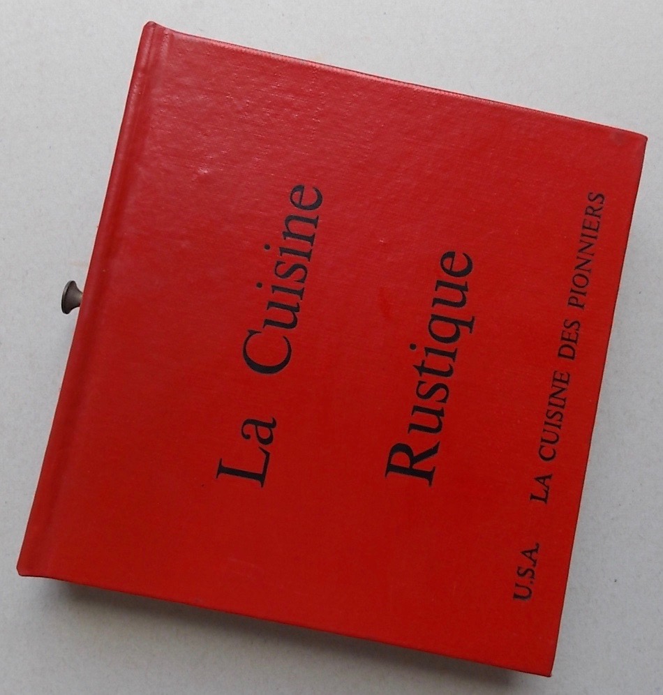 COUFFIGNAL (Huguette) U.S.A. La cuisine des pionniers. Montréal (!), Robert Morel (coll. La cuisine rustique), 1969.