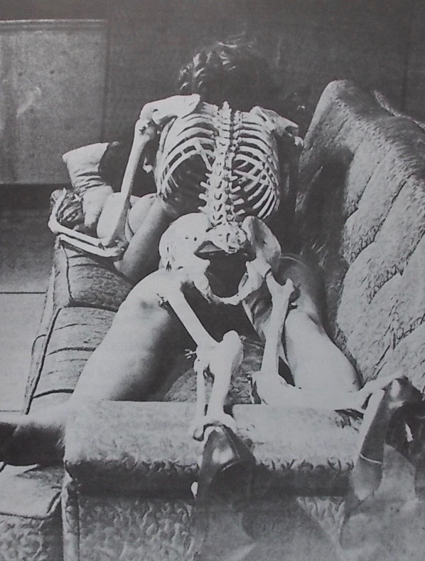 VILLENEUVE (Roland) & DEGAUDENZI (Jean-Louis) Le musée des vampires. Paris, Henri Veyrier, (1976). – Image 5