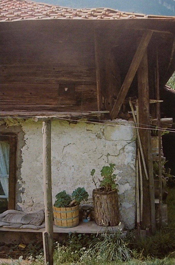 LOVIS (Gilbert) Que deviennent les anciennes fermes du Jura? Contribution à l'architecture rurale jurassienne. Sans lieu, société Jurassienne d'Emulation, 1978. – Image 3