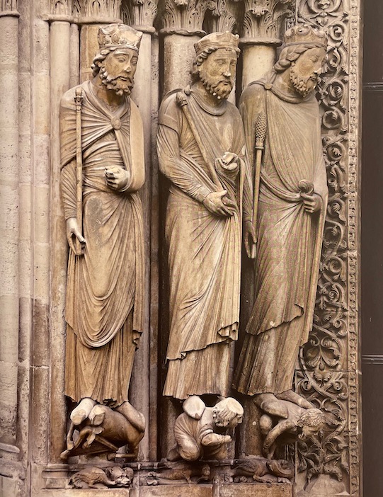 PLAGNIEUX (Philippe) et al. L'art du moyen âge en France. Paris, Citadelles & Mazenod (coll. L'art et les grandes civilisations), 2010. – Image 5