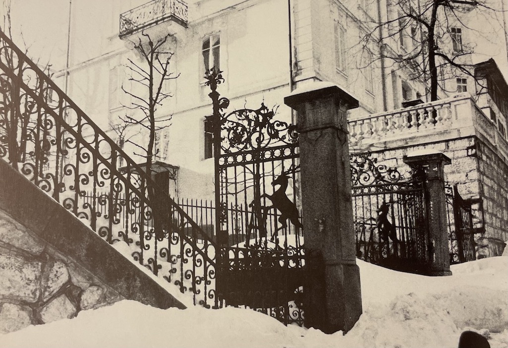 ZBINDEN (Louis-Albert) La Chaux-de-Fonds. Neuchâtel, Ed. du Griffon (coll. Trésors de mon pays), 1983. – Image 4