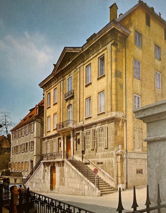 COURVOISIER (Jean) Belles demeures neuchâteloises. Neuchâtel, Centre d'Arts Graphiques (coll. Beautés du patrimoine neuchâtelois), 1973. – Image 4