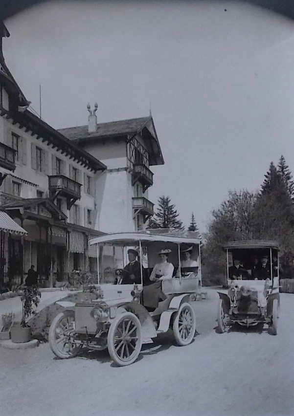 COLLECTIF Victor Attinger, photographe (1856-1927). Hauterive, Gilles Attinger, 1989. – Image 4